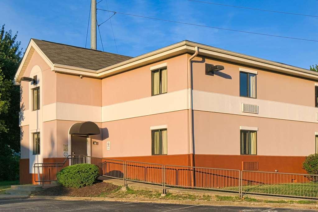 Suburban Studios Louisville East Bagian luar foto